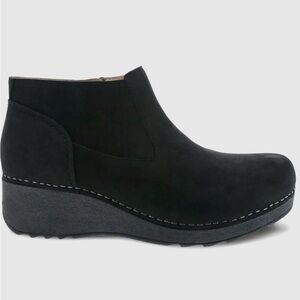 Dansko Black Charlene Ankle Booties 9.5 (size 40)